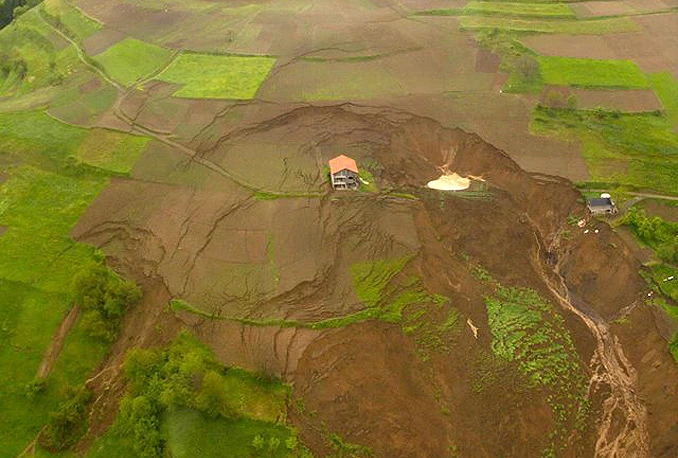 Aktivirano 12 klizišta u Tuzli