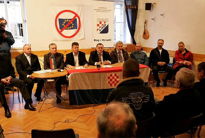 'Crnokošuljaši' obavili postrojavanje u Hrvatskoj