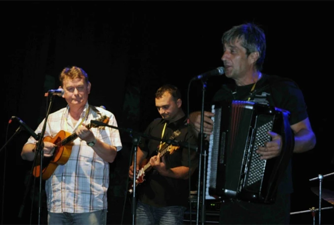 Sevdi Mustafa Band u studiju MC Pavarotti – izravna projekcija