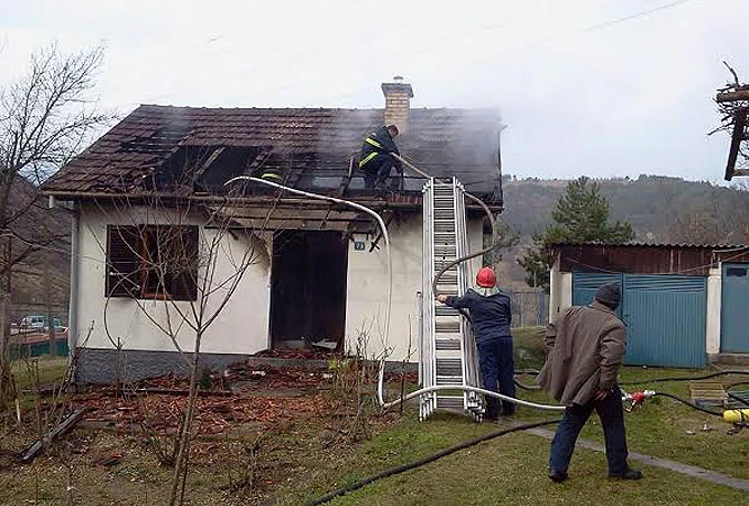 Kod Konjica izgorjela kuća nedavno silovane starice