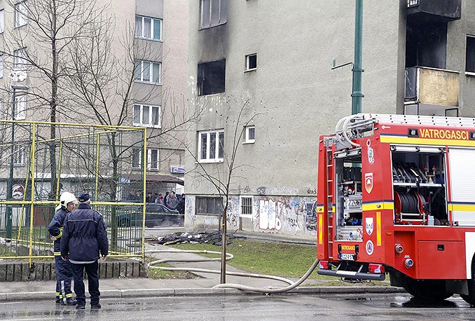Tvrdnje očevidaca: Požar je izazvao vlasnik jer mu je banka htjela oduzeti stan