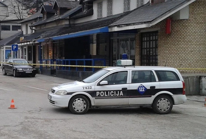 Bomba u Prozoru - oštećeno šest automobila i sedam objekata