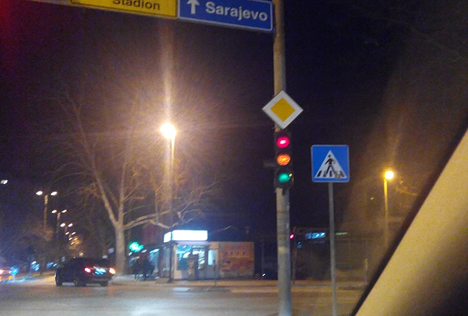 Zeleno za kaos: Gori sve u Mostaru