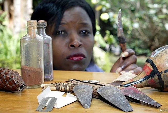 Zbog ebole smanjeno obrezivanje žena u Africi