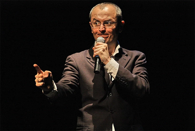 Stand up show 'Crno-Bijelo' Peđe Bajovića na Maloj sceni HNK Mostar