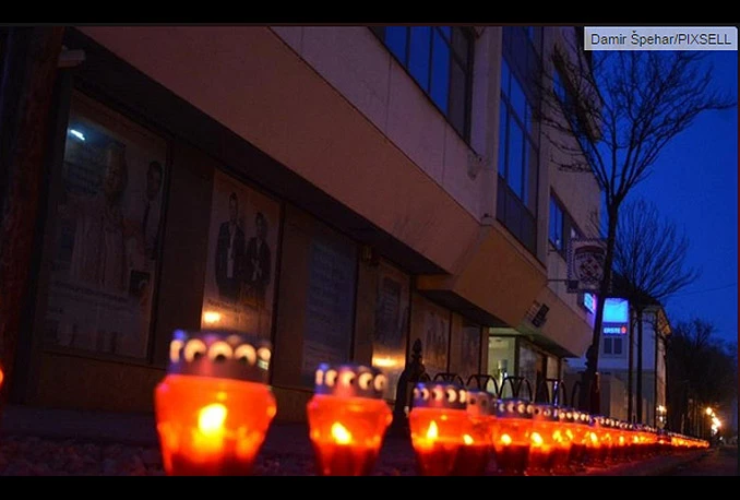 Žrtve kredita počele paliti svijeće pred bankama