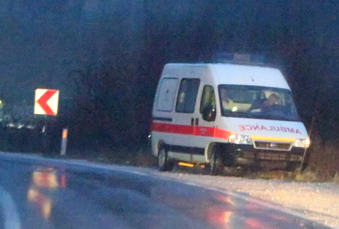 Grabovica: Hitna pomoć naletila na odron, nastala veća materijalna šteta