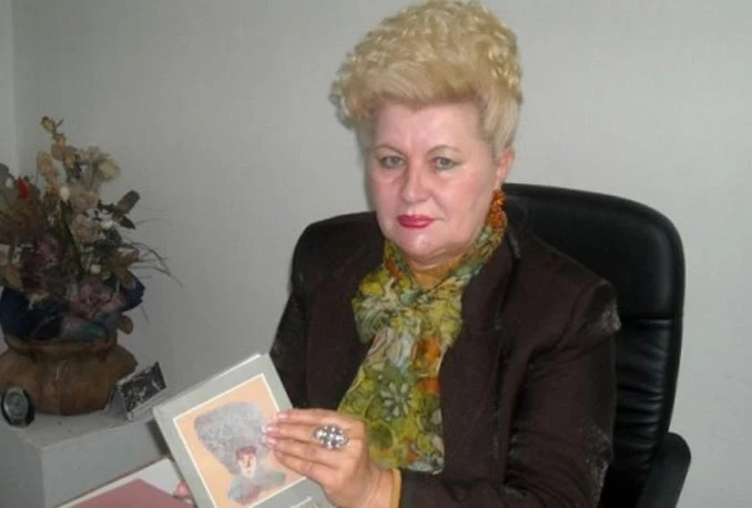 Kultura po naški: Predsjednica sama sebi dala nagradu