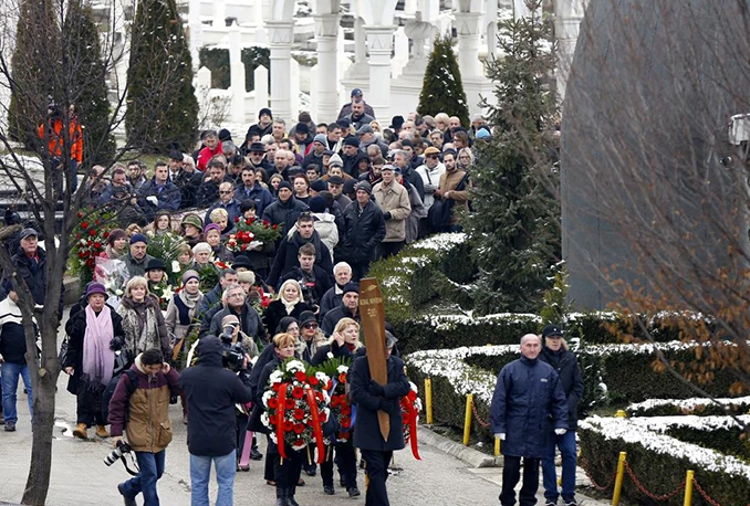 Brojni prijatelji se oprostili od Kemala Montena
