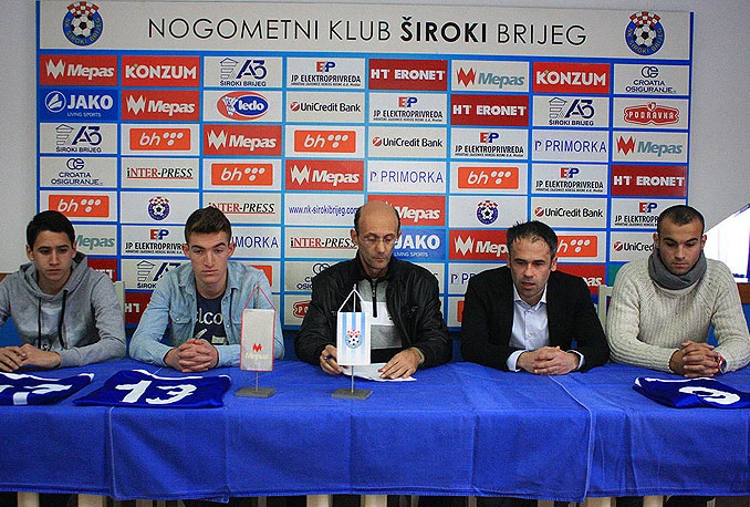 Široki potpisao ugovore s juniorima: Mate Bulić na donatorskoj 'Plavoj noći'