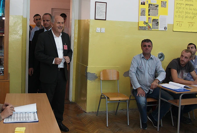 Na današnji dan Inzko je 'odglumio' Dom naroda