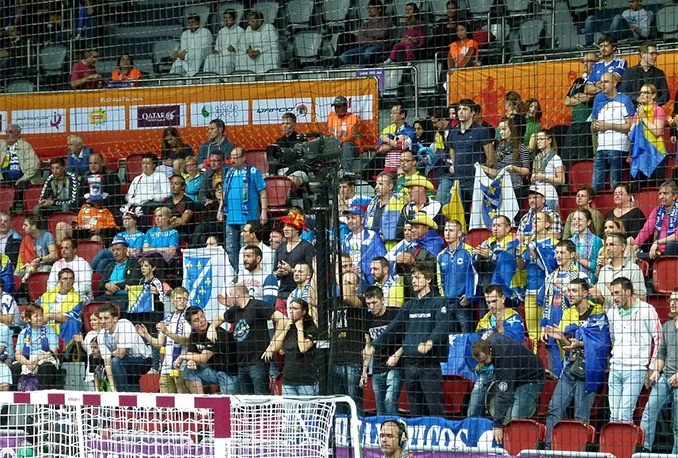 Dio navijača Zmajeva odlazi kući, a drugi dio ostaje podržati Kauboje
