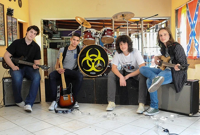 Rock grupa ''Nešto između“ snimila spot u Ljubuškom