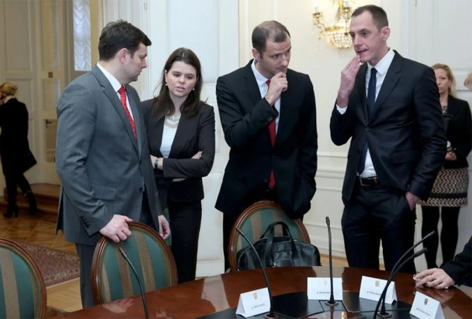 Banke i teleoperateri otpisuju dugove