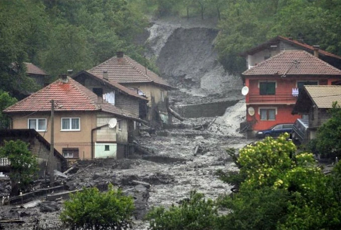 Aktiviralo se klizište u Željeznom polju; i u Tuzli se 'miče'