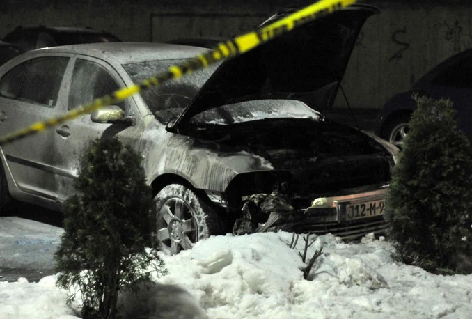 U Sarajevu izgorjela još dva automobila