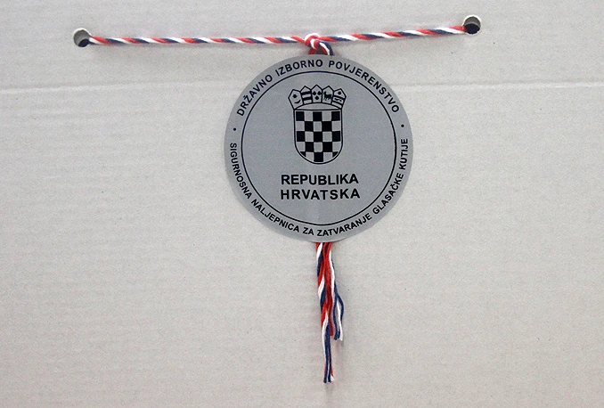 Državljani Hrvatske u BiH u nedjelju glasuju u drugom krugu izbora za predsjednika RH