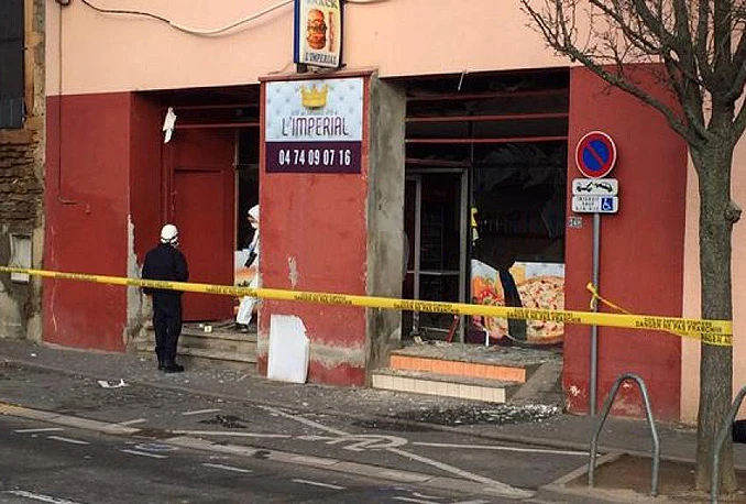 Eksplozija u kebab restoranu na istoku Francuske; Granate bačene na džamiju u Le Mansu