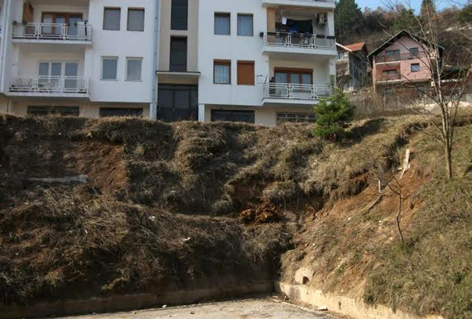 Konjic: Stanari naselja traže rješenja, a klizište prijeti