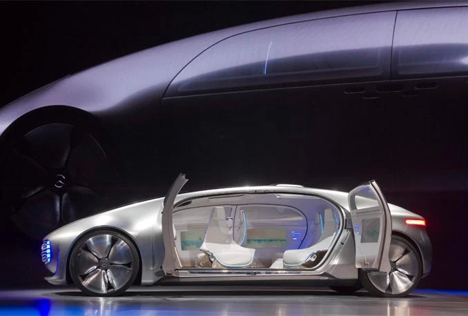 F 015: Mercedes predstavio 'dnevni boravak'