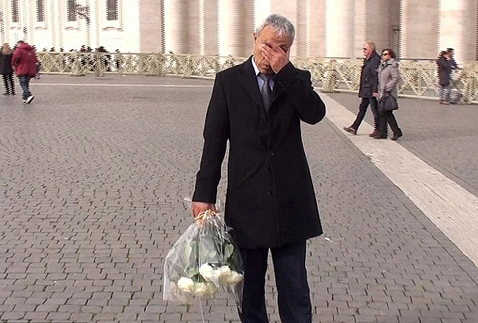 Ali Agca donio Ivanu Pavlu II. ruže na grob: Volio bih upoznati papu Franju