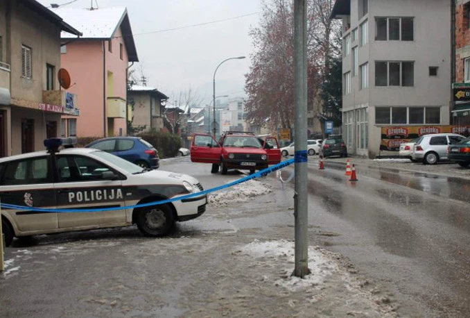 Kiseljak: Stao nasred ulice i pucao