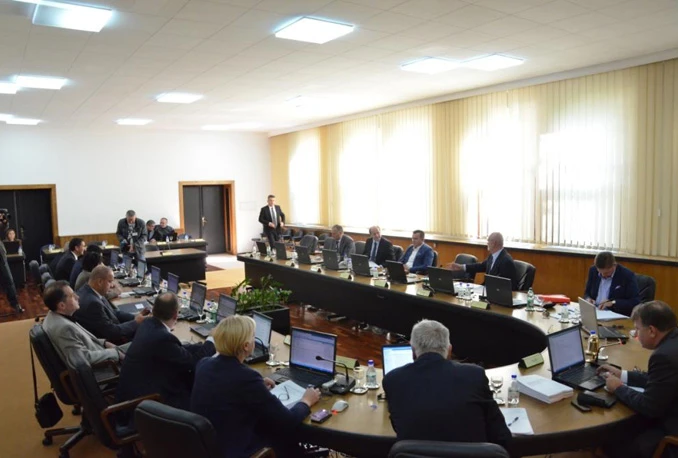 Vlada opet spašava poduzeća