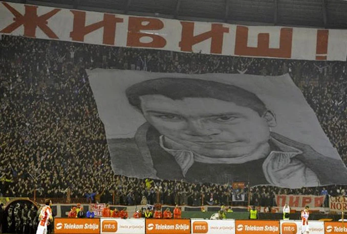 Zvezda igra pred praznim tribinama, ali karte rasprodane