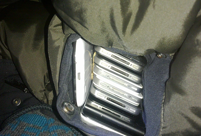Pao na granici zbog krijumčarenja mobitela