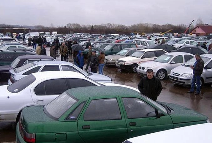 Produžen rok za uvoz automobila starijih od deset godina
