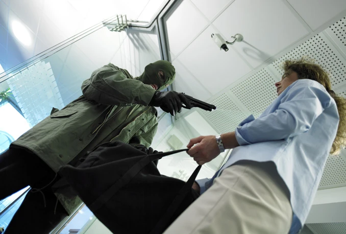 Šesnaestogodišnjak opljačkao benzinsku crpku