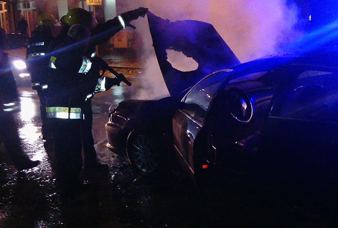 Automobil se zapalio usred vožnje