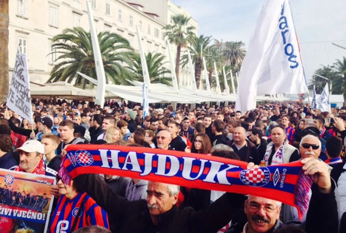 30 000 ljudi na splitskoj Rivi poručilo čelnicima HNS-a: Idite!