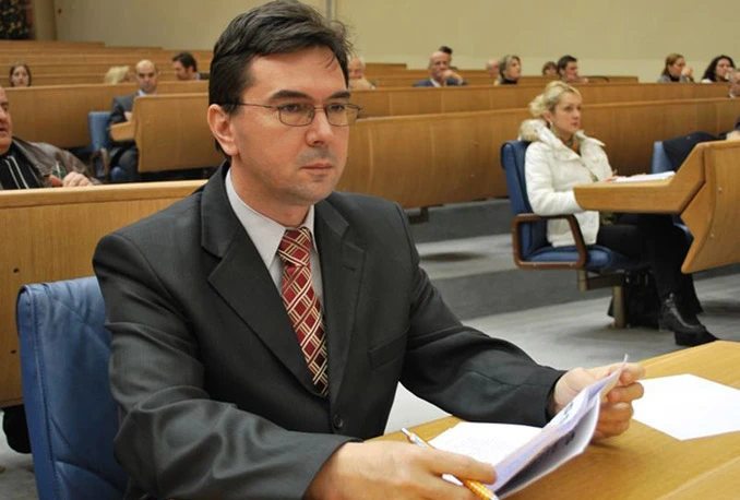 Partizanski praznik: Ajanović pokušava zavaditi Komšića i Izetbegovića