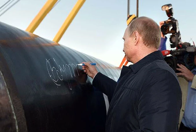 Putin: Rusija ne prijeti nikome i ostat će izvan geopolitičkih intriga