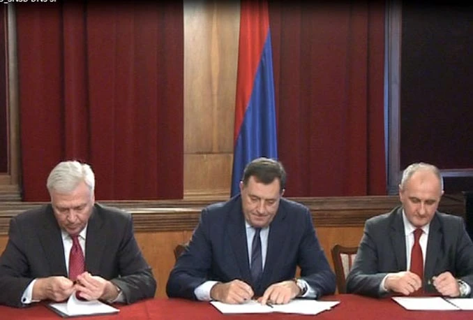 Dodik skupio ruke za većinu, Šukalo se još misli