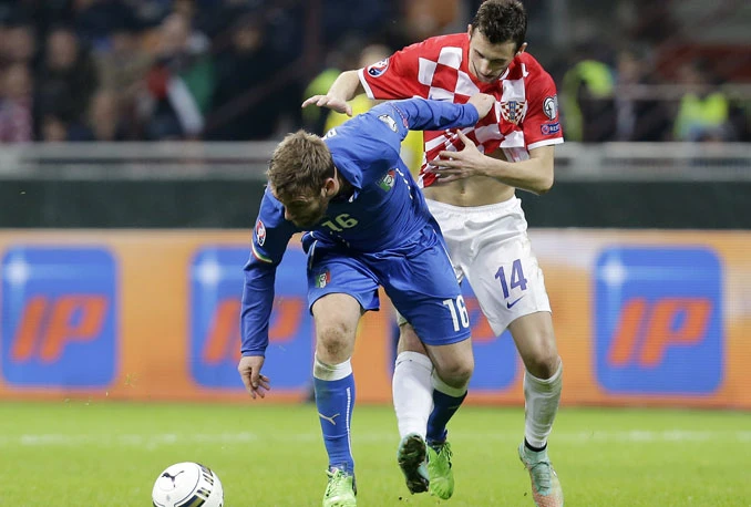 Italija se izvukla na San Siru, Hrvatskoj odmogli vlastiti navijači