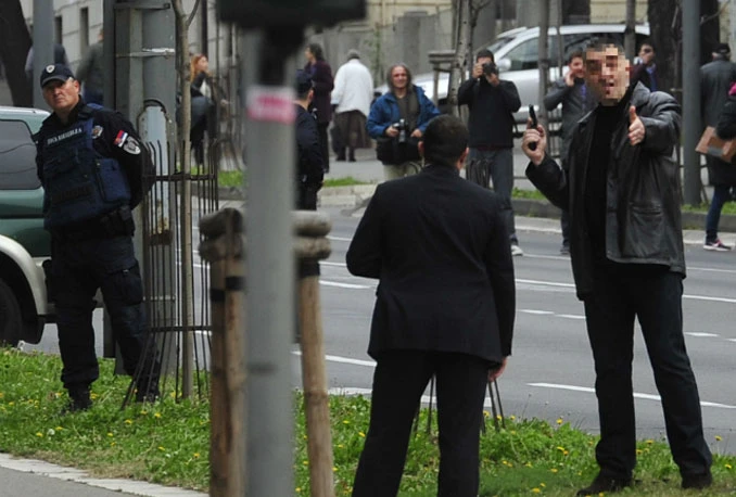 Beograd: Muškarac se htio ubiti pred Vladom Srbije