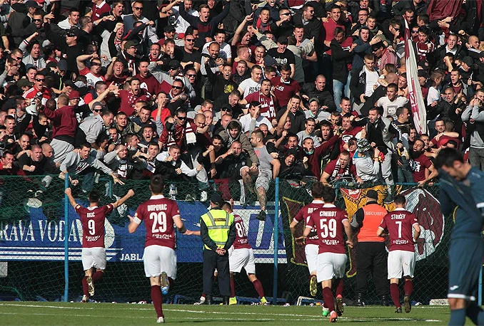 Sarajevo slavilo na Grbavici, derbi trajao skoro dva i pol sata