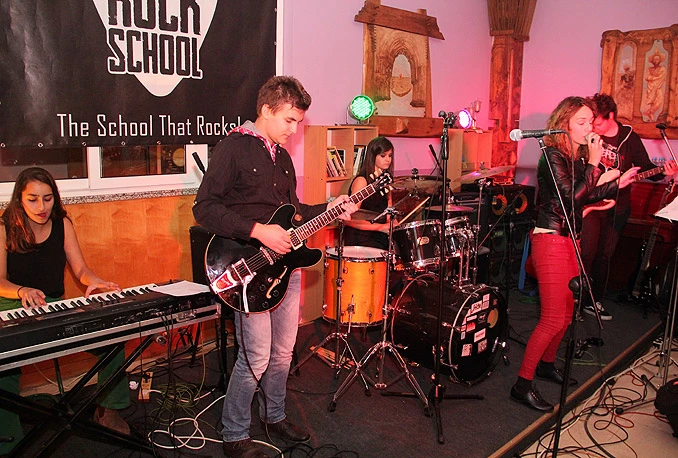 Polaznici Mostar rock school glazbom se prisjetili '50-ih i '60-ih