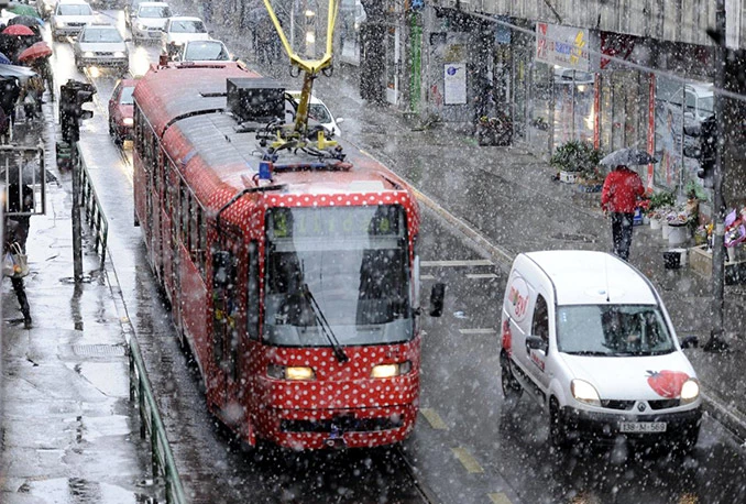 U Sarajevu pada prvi ovosezonski snijeg 