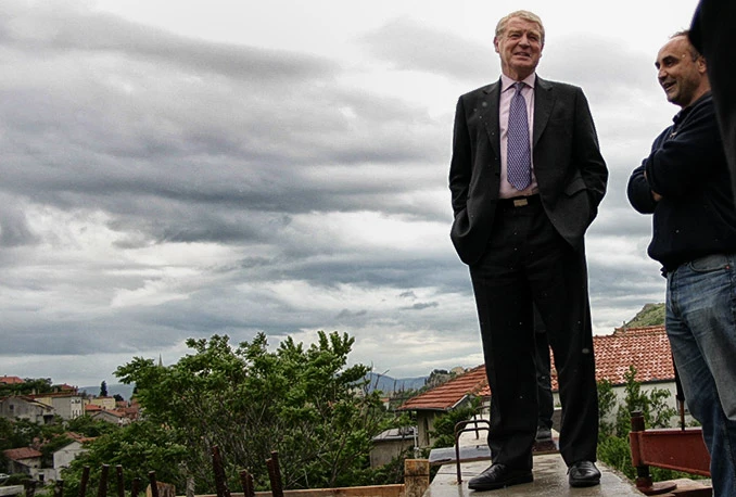 Ashdown: Jačanje entiteta dovest će do rata