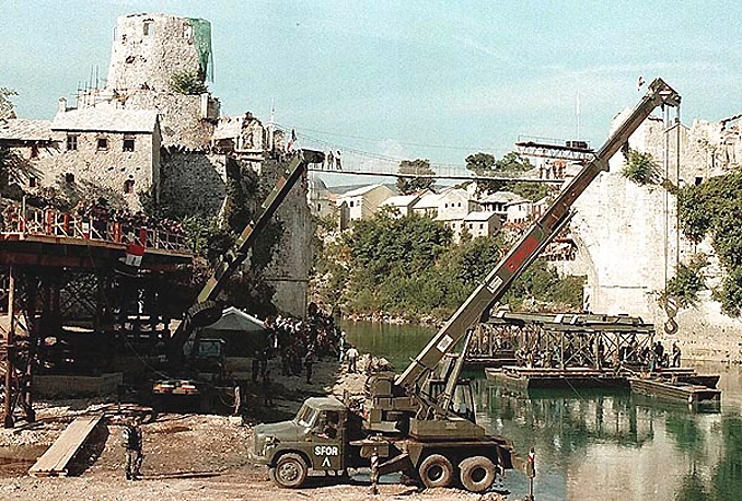Mostarci tuže NATO i SFOR