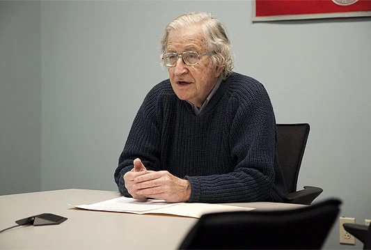 Chomsky: Islamsku državu stvorilo je američko udaranje maljem po iračkom društvu