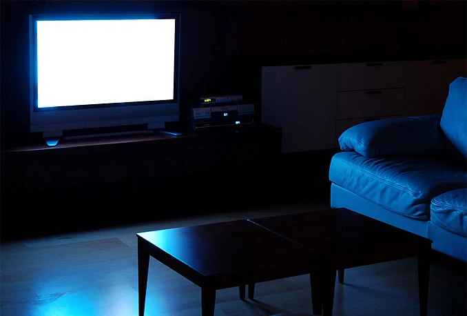 Umjetno svjetlo iz mobilnih telefona, laptopa i televizije negativno utječe na vas