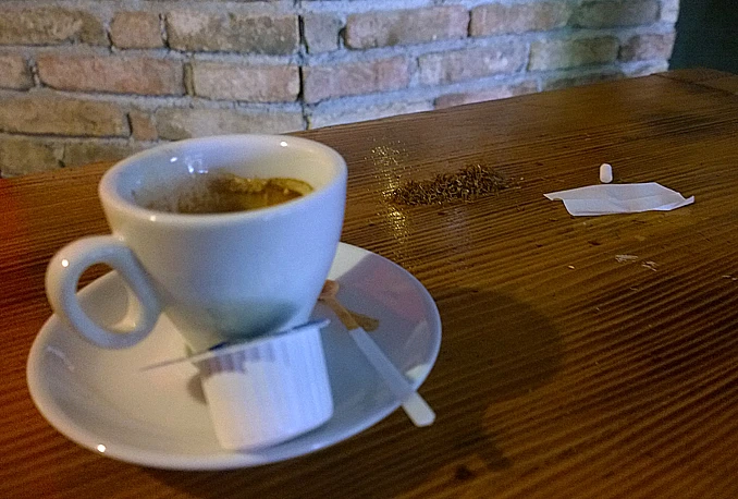 Preplaćujete li kavu koju pijete u kafiću?