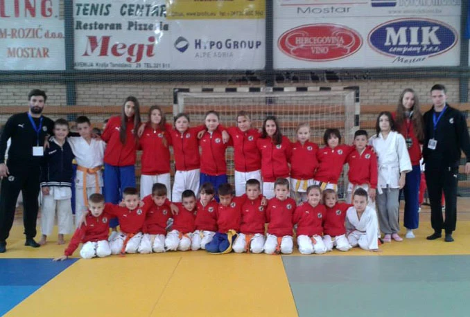 Džudašima Hercegovca 18 medalja i pehar