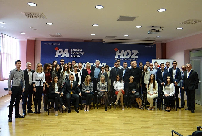 Promovirana treća generacija polaznika Političke akademije HDZ BiH