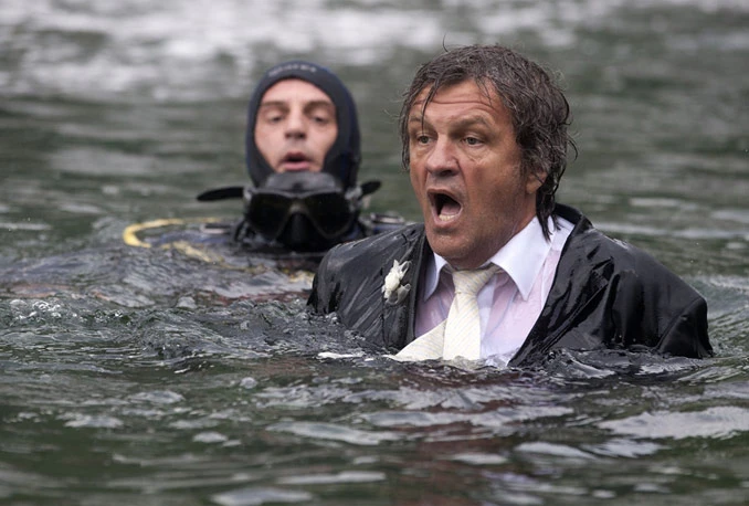 Kusturica lakše ozlijedio nogu, a ne glavu