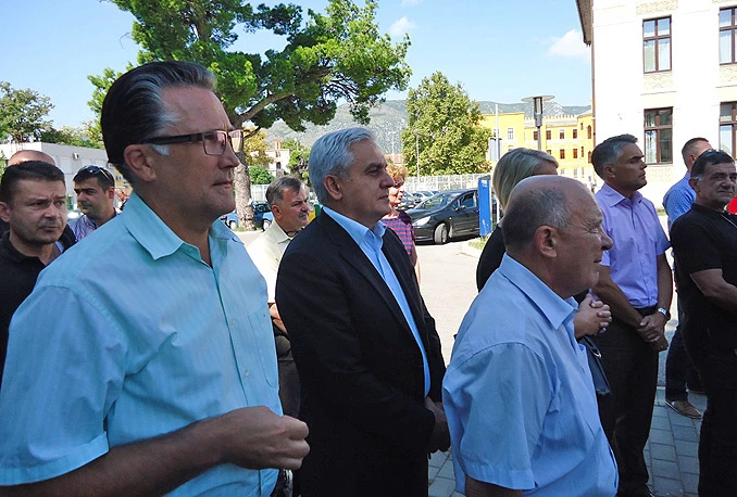 Položeni vijenci na spomen obilježje kod Gradske vijećnice